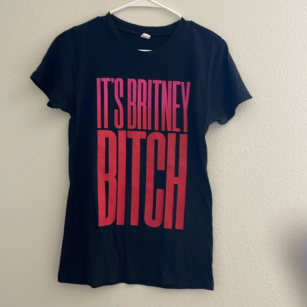Brittany Spears concert tee.